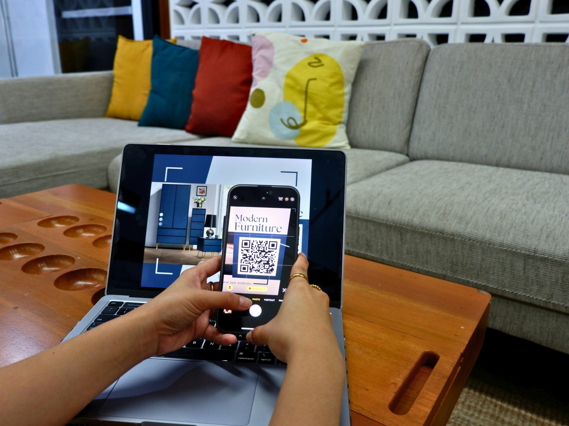 smart home security system app”